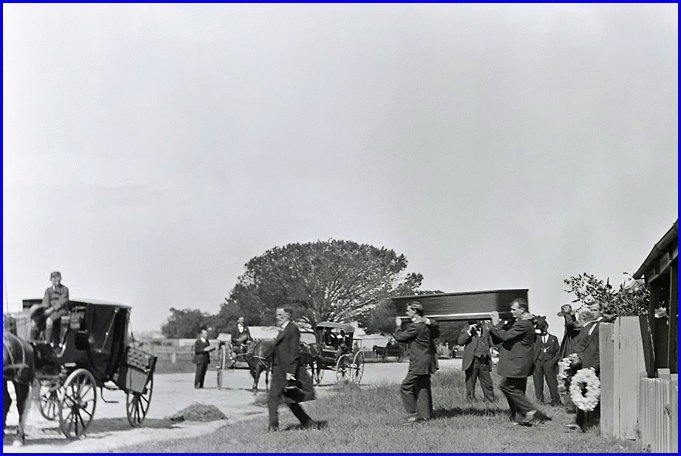 george_gattis_funeral24nov1917a_web.jpg